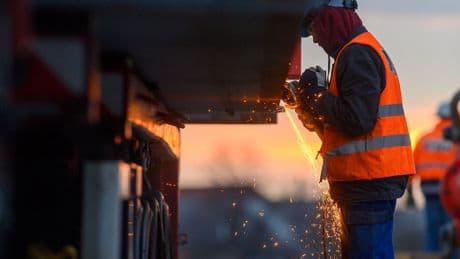 Deindustrialisierung in Echtzeit – jeder Fünfte plant Verlagerung ins Ausland