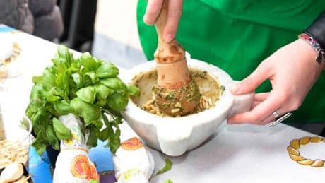 Ricette online, il pesto batte tutti. C’è la focaccia e spunta la torta pasqualina