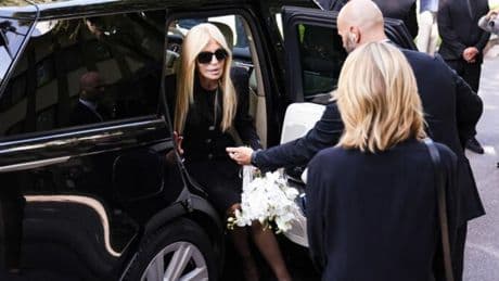Donatella Versace: Sie würdigt Giorgio Armani in Mailand