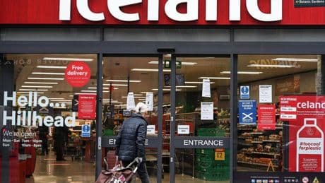 Supermarket giant says it will pay customers to report shoplifters