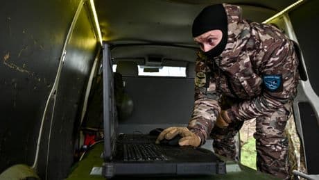 «Le nombre d’attaques est en constante augmentation» : sur le front ukrainien, la cyberguerre ne connaît pas de trêve