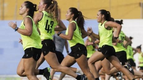 Las árbitras de Primera División femenina superan las pruebas físicas