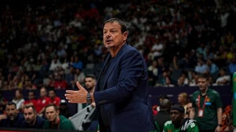 Ergin Ataman'dan Olympiakos derbisi sonrası sert tepki: Kimse Türkiye'ye küfredemez!