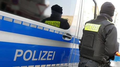 Berlin: Geschäftsmann zweimal erpresst – Polizei durchsucht Wohnungen