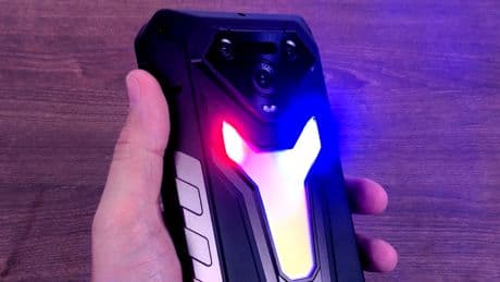 Über 70 Stunden Laufzeit: Neuer Smartphone-Brocken lässt die Handy-Bestenliste alt aussehen