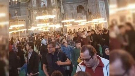 Ayasofya'da deprem anı! Büyük paniği kameraya yansıdı