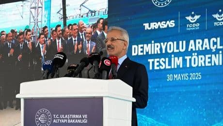 127 yeni nesil milli yük vagonu raylara indirildi