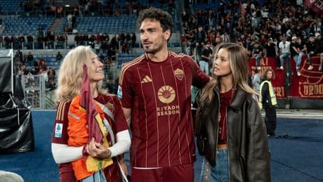 Letztes Rom-Heimspiel - Hummels-Abschied mit Mama und seiner Nicola