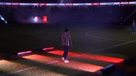 Más de 35.000 atléticos se cargan de ilusión en La Noche de Bienvenida