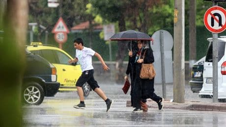 Bu 7 şehirde yaşayanlar dikkat! Meteoroloji uyardı, Kurban Bayramı'nda plan yapmayın gök gürültülü sağanak yağış geliyor!