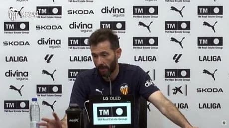 Corberán, sobre el documental de Vinicius: “Nadie me tiene que contar lo respetuosa que es la afición del Valencia”