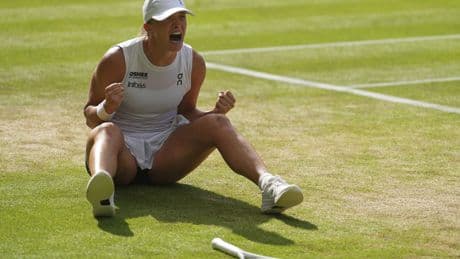 Swiatek, campeona de Wimbledon en una de las peores finales de la historia: doble 6-0 ante una Anisimova hundida
