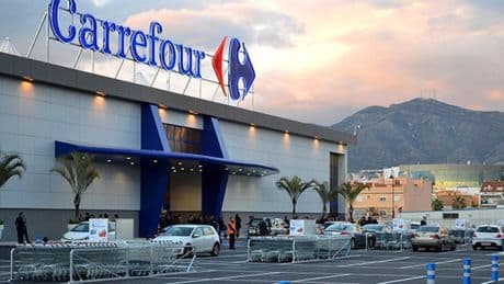 Carrefour vende la nueva luz de emergencia que será obligatoria a partir de enero de 2026: está conectada con la DGT