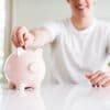 Werkende zoon of dochter in huis? Zo help je je kind zijn of haar eerste inkomen verstandig te investeren