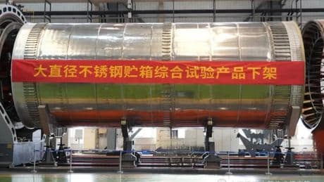 China está cada vez más cerca de tener su propia Starship: acaba de fabricar el tanque de acero del enorme cohete CZ-9
