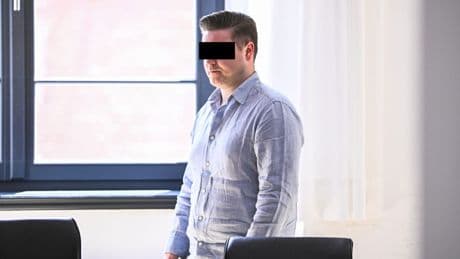 Er gab sich am Telefon als Polizist aus - Fast 3 Jahre Haft! Bundeswehr-Soldat betrügt Rentner