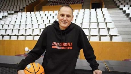 Roberto Íñiguez renueva como técnico del Spar Girona por una temporada