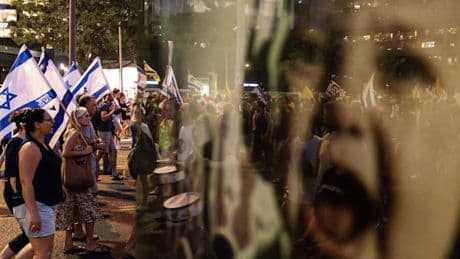 Mehr als 350.000 Menschen demonstrieren für einen Geisel-Deal