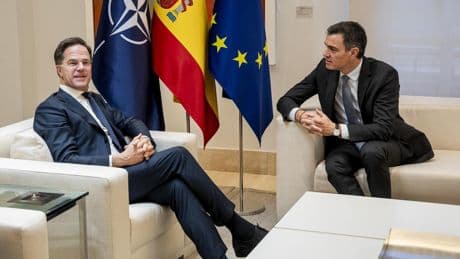 Más presión para Sánchez: la OTAN se dispone a aumentar al 5% del PIB el objetivo de gasto en defensa como pide Trump