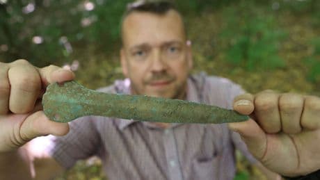 Archäologie: Rund 3.500 Jahre alter Bronzedolch in Nordthüringen entdeckt
