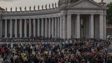 Primeros movimientos de los cardenales en Roma a la espera del cónclave
