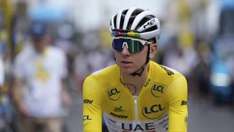 LIVE Tour de France: flinke strijd om vlucht van de dag in etappe met finish op mythische berg Mont Ventoux