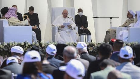 « Le terrorisme abuse de la religion » : relisez le discours historique du pape François en Irak