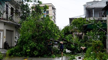 Zeker drie doden in Vietnam door orkaan Kajiki, duizenden huizen beschadigd