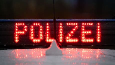Verkehr: Unfall, Flucht, Machete - Polizei sucht Autofahrer