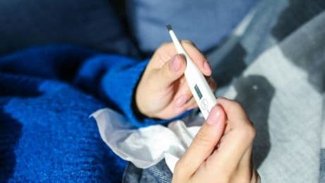 Ecco perché l'influenza è più mortale negli anziani, ma in Italia la metà non si vaccina