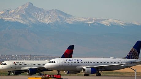Passengers sue United and Delta for selling 'window' seats next to blank walls