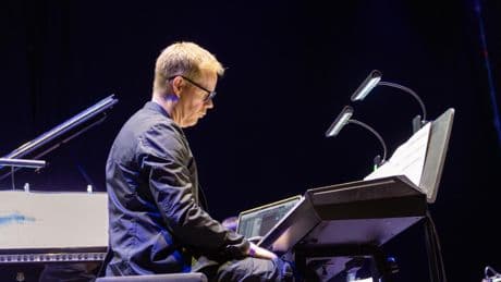 En el reino de la emoción con Max Richter y una legión de cigarras