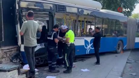 Ankara'da otobüs kaza yaptı: Yaralılar var
