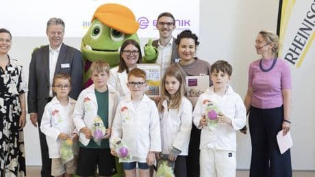 Preisverleihung Evonik Kinderuni 2025: Von schwebenden Eiern und Eiswürfeln an der Angel