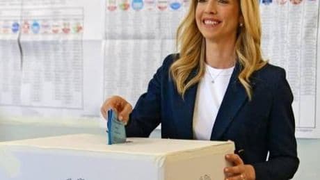 Genova e Ravenna vanno alla sinistra