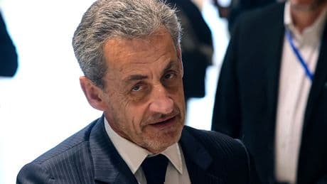 La justice saisie afin de retirer la Légion d'honneur à Nicolas Sarkozy