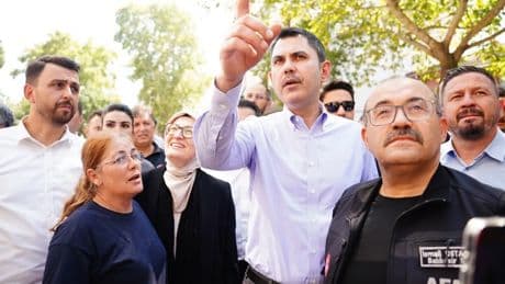 Bakan Kurum Sındırgı'daki köyleri ziyaret etti: Konutları 1 yıl içerisinde yapıp teslim edeceğiz