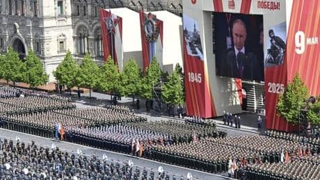 Riesige Militärparade: Hier feiert Putin den historischen Sieg