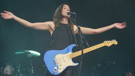 Haim suffer sound issues during secret Glastonbury set as fans praise 'born headliners'