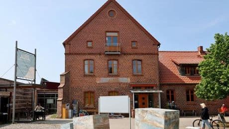 Gemälde werden versteigert: Kunstauktion in Wieck – Fokus auf moderne Malerei