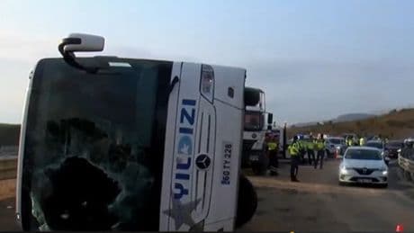 Son dakika... Kuzey Marmara Otoyolu'nda yolcu otobüsü devrildi: 3 can kaybı, 14 yaralı