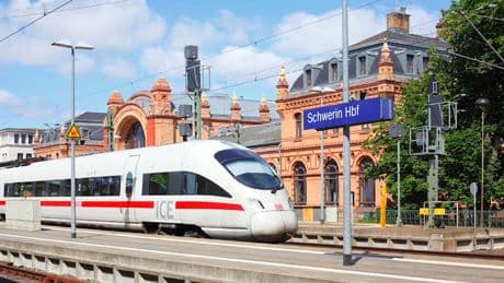 Strecke Schwerin-Hamburg - Früh-ICE gestrichen! Bahn lässt Pendler hängen
