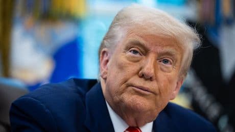 Schutz vor "Terroristen": Trump verbietet Bürgern aus zwölf Ländern Einreise in die USA