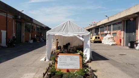 En Toscane, la « guerre des cintres » de la mafia chinoise dans le plus grand pôle textile d’Europe