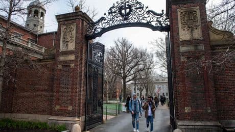 Harvard gana la primera batalla legal a Trump: "El Gobierno usó el antisemitismo como cortina de humo para un ataque selectivo e ideológico contra las universidades"