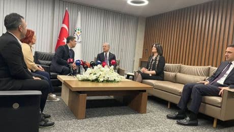 MHP ile DEM Parti bayramlaşmasında 'demli çay' şakası: Yanlış anlaşılacak