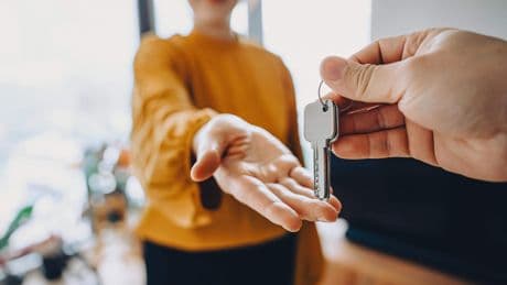 Zeventien vierkante meter in Amsterdam-Osdorp te huur voor 1850 euro: ’Hele grote studio voor twee personen’