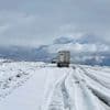 Dodentol door sneeuwstormen in Zuid-Afrika loopt op tot 49, ook acht schoolkinderen overleden nadat bus wordt weggespoeld