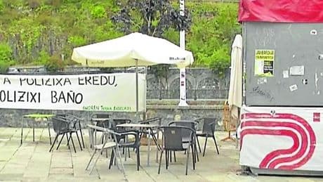 EH Bildu culpa a GKS de la expulsión de un policía de las txosnas de Ondarroa
