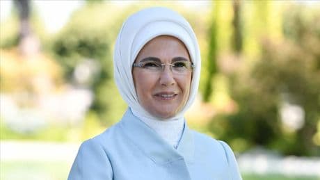 Emine Erdoğan'dan 19 Mayıs paylaşımı: Bugün Türk gençliğinin yüreğinde çarpıyor